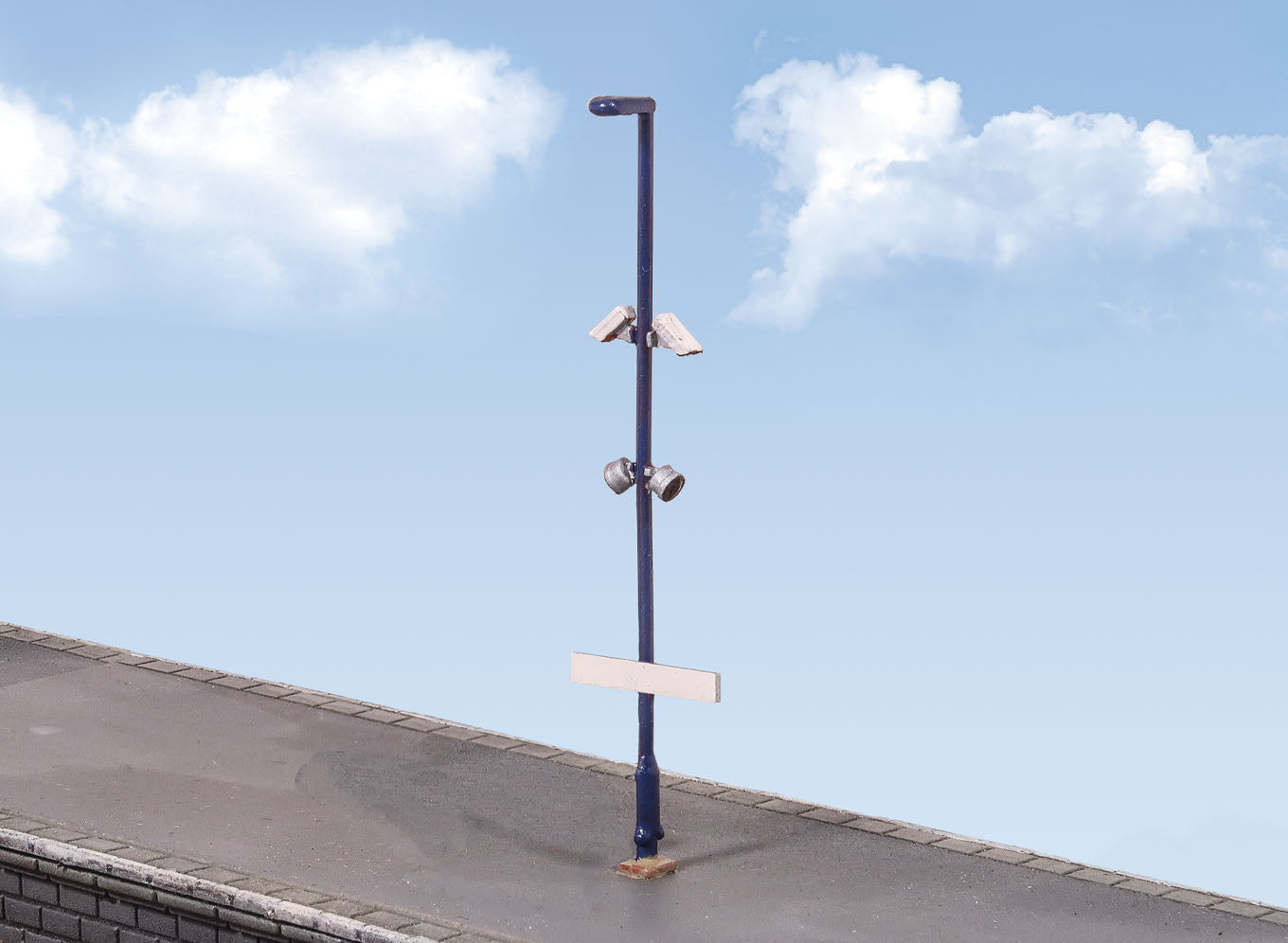 282 - Modern Platform Lamps