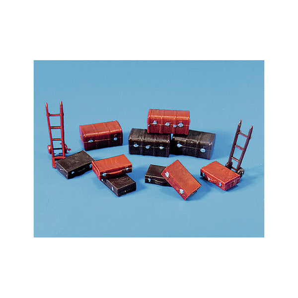 5062 - PECO Modelscene Trunks (4), Suitcases (6) & Trolley 'Sack Trucks' (2)