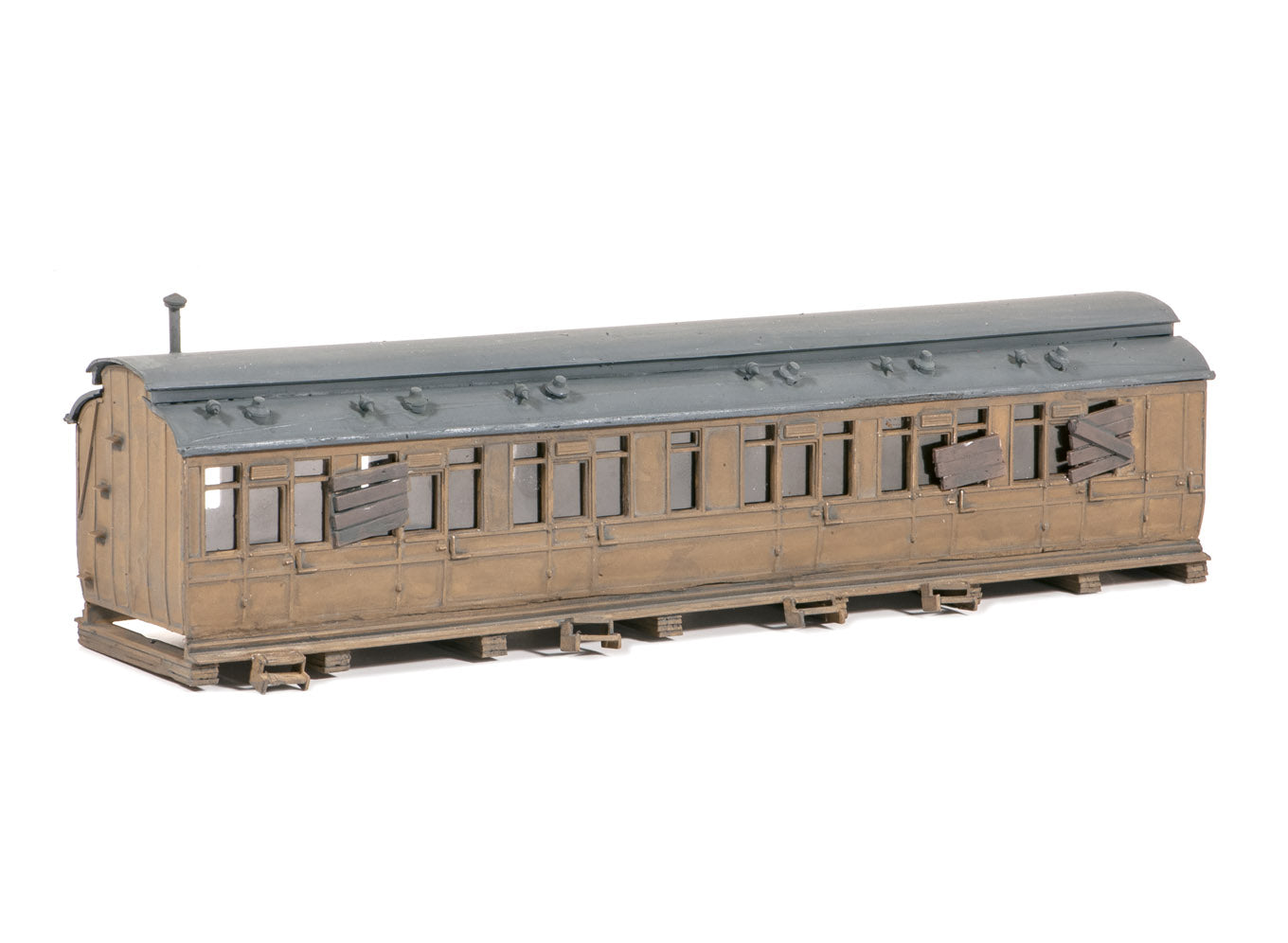 519 - Large Grounded Coach