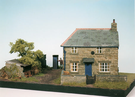 CK10 - Wills Craftsman Farm Cottage Scene