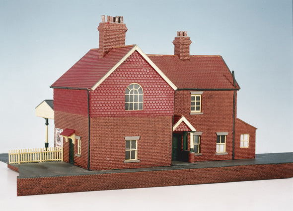 CK16 - Wills Craftsman Brick Country Station