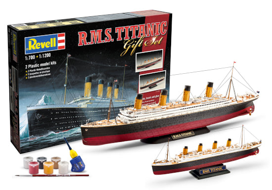 05727 Titanic Gift Set x 2 models 1/700 & 1/1200