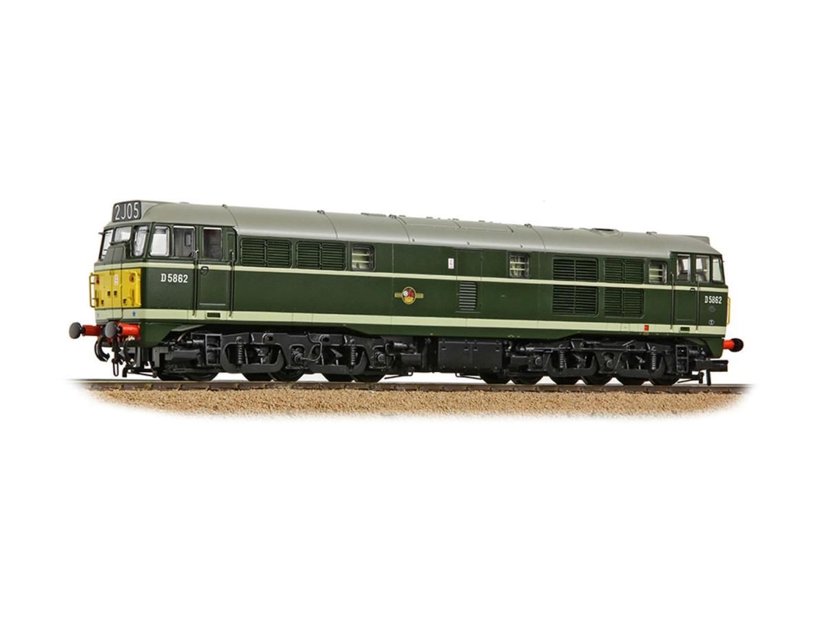 35-802A - Bachmann - OO - Class 30 D5862 BR Green (Small Yellow Panels)