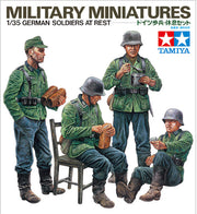 35129 German Soldiers At Rest 1/35