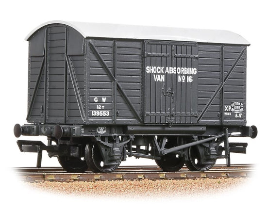 37-904A GWR 12T Shock Van Planked Ends GWR Grey