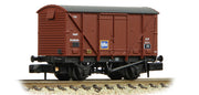 377-626B BR 12T Plywood Fruit Van BR Bauxite (Late) 'Fyffes' SPECIAL OFFER