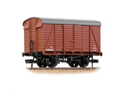 38-071C - Bachmann - OO - SR 12T Even Planked Ventilated Van BR Bauxite (Early) OO