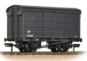 38-083A SR 12T 2+2 Planked Ventiilated Van GWR Grey