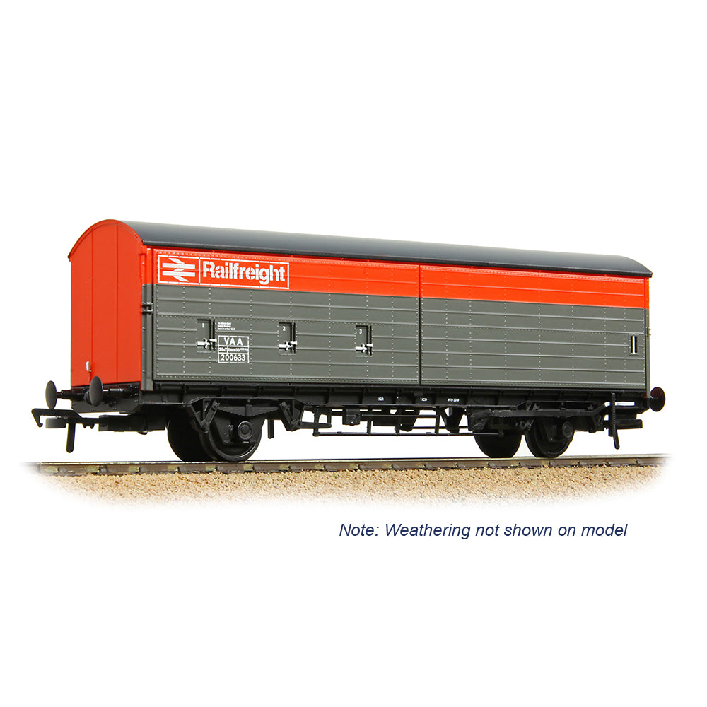 BR VAA Van - Railfreight Red/Grey (Weathered)
