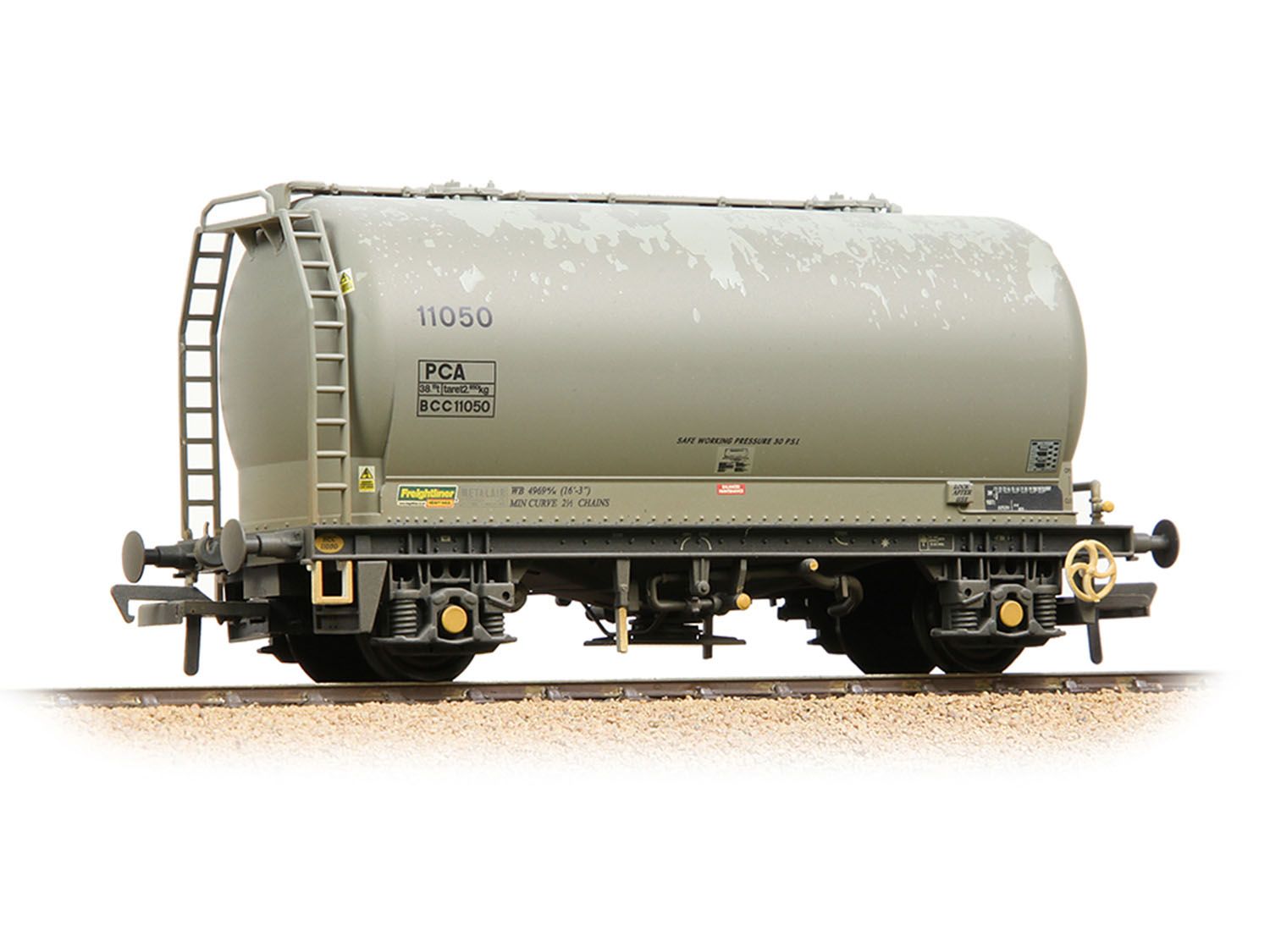 38-653 - Bachmann - OO - PCA Metalair Bulk Powder Wagon 'Freightliner Heavy Haul' Grey [W]
