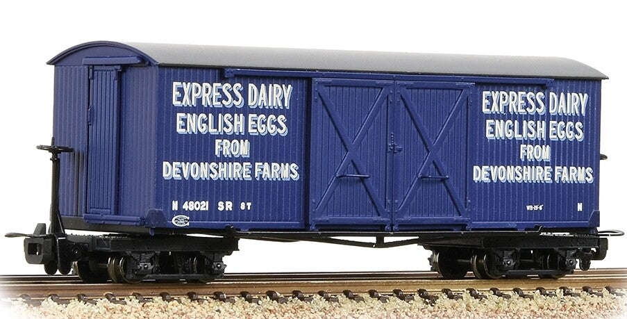 OO-9 Bogie Covered Wagon Express Dairy