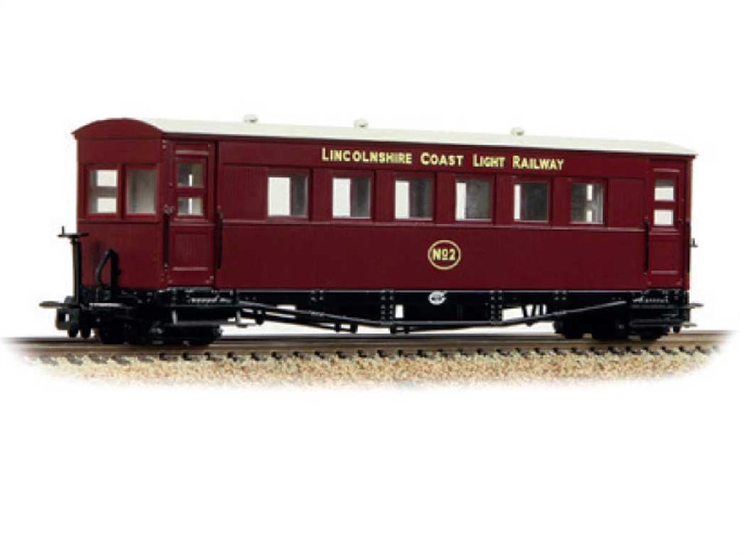 394-028 - Bachmann - Gloucester Bogie Coach - Lincs Coast Rly Maroon
