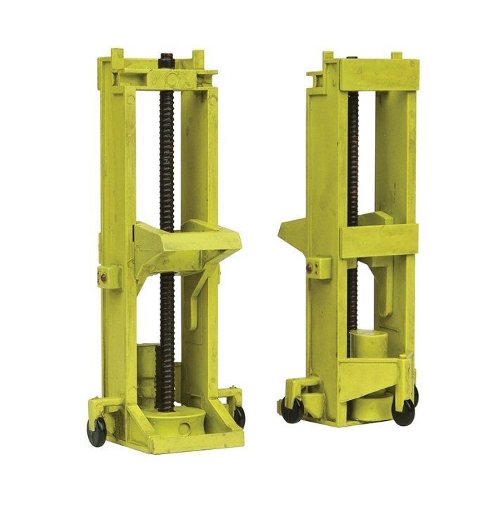 Lifting Jacks x 4 (O Gauge)