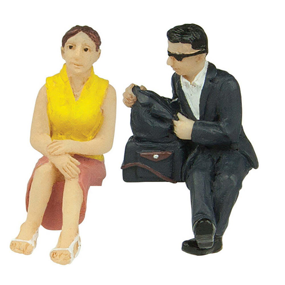 Sitting Passengers C (O Gauge)