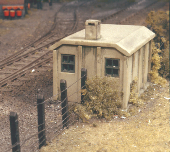 518 - SR Concrete Lineside Huts (2)