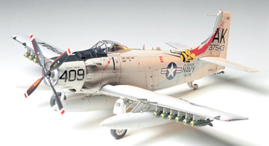61058 Skyraider U.S. Navy  1/48