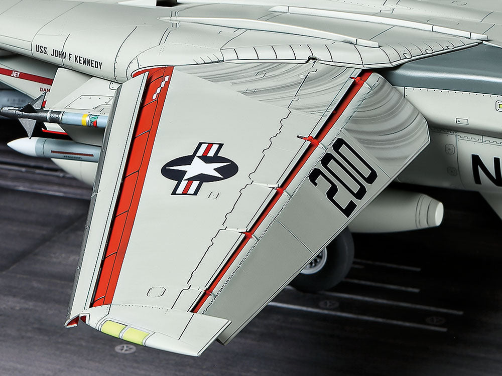 61122 - Tamiya - 1/48 Grumman F-14A Tomcat (Late Model) Carrier Launch Set