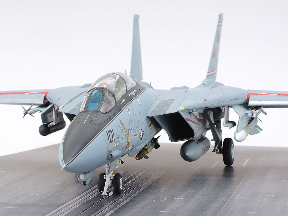 61122 - Tamiya - 1/48 Grumman F-14A Tomcat (Late Model) Carrier Launch Set