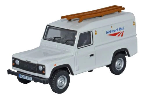 76DEF008 Land Rover Defender Network Rail