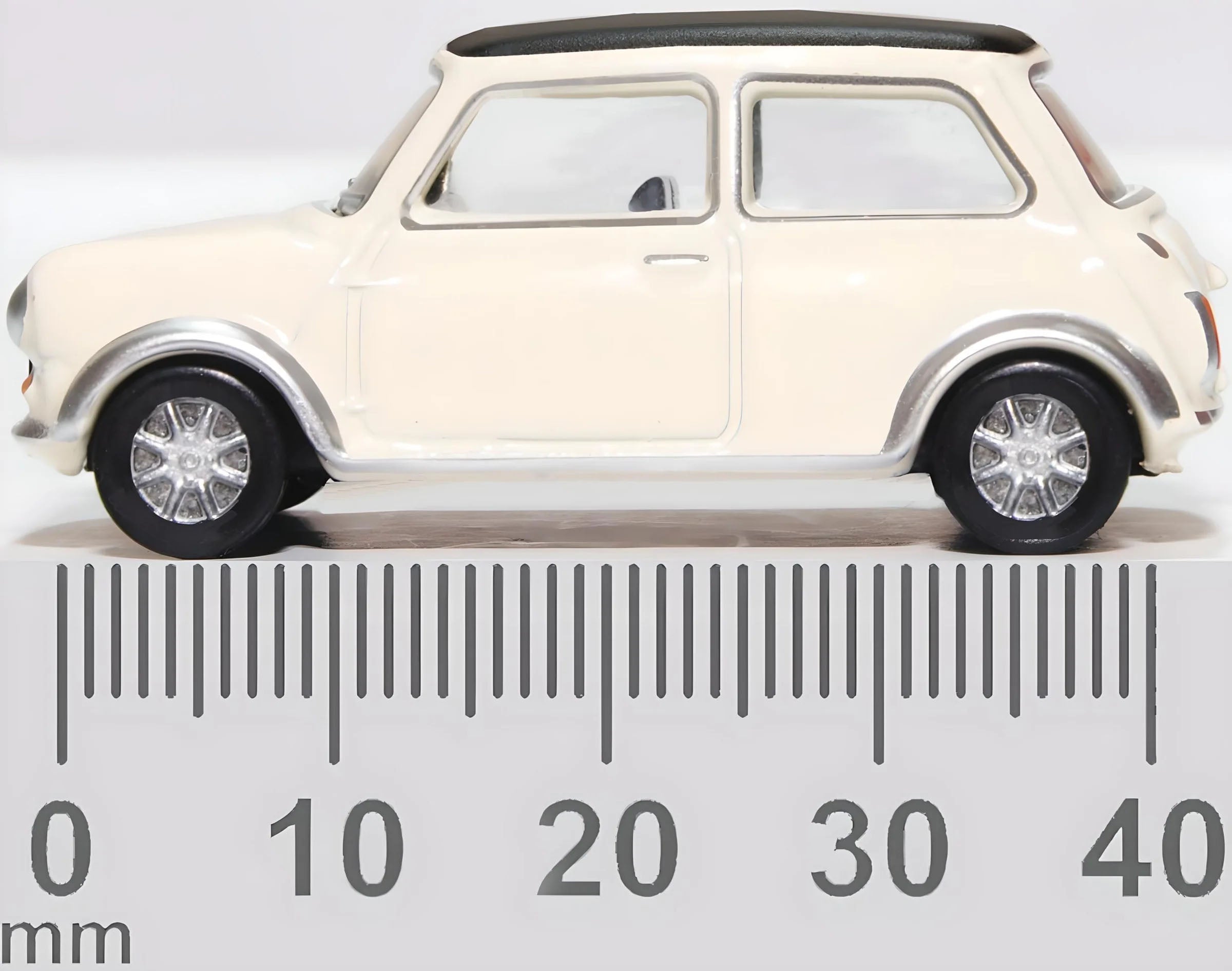 76MCS004 - Oxford Diecast - Mini Cooper S MkII Snowberry White/Black