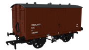 930011 - Rapido - OO - GNR 8T Van NE (post 36) No.420981