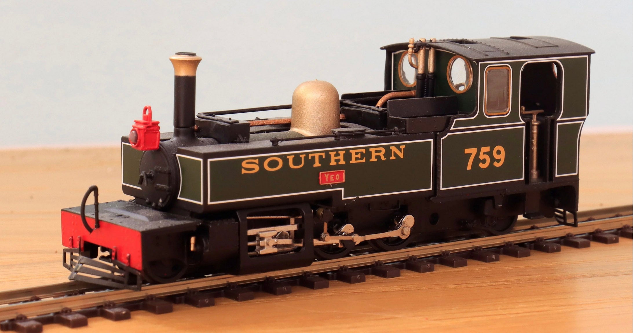 Manning Wardle 2-6-2T SR Green