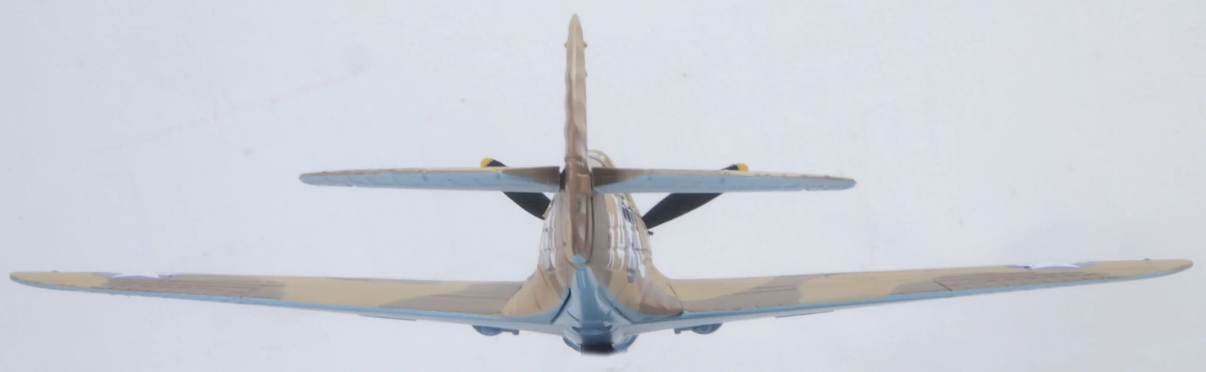 AC127 - Oxford Diecast - 1943 Curtiss P40-F Warhawk X43 - Miss Memphis - N.Africa