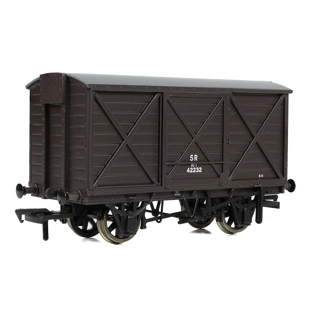 LSWR 10T Ventilated Covered Van - SR Brown Post 1936