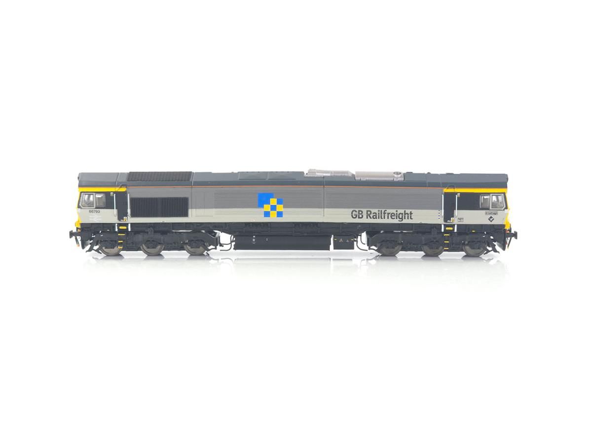 GM2210104 - Gaugemaster - N -Class 66 793 Railfreight Construction