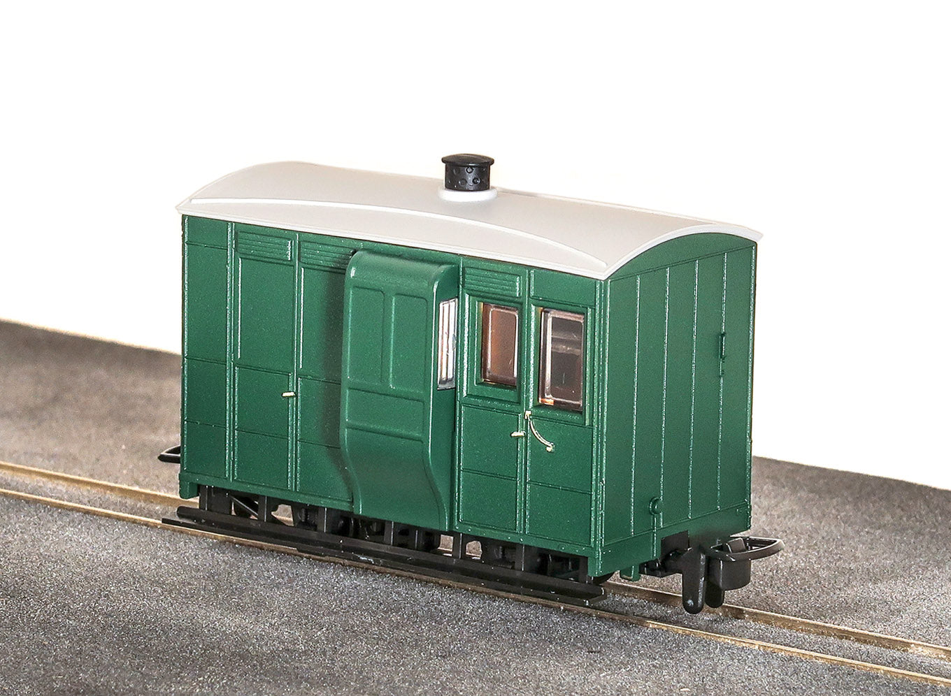 G.V.T. 4 Wheel Brake Coach, No Markings, Green
