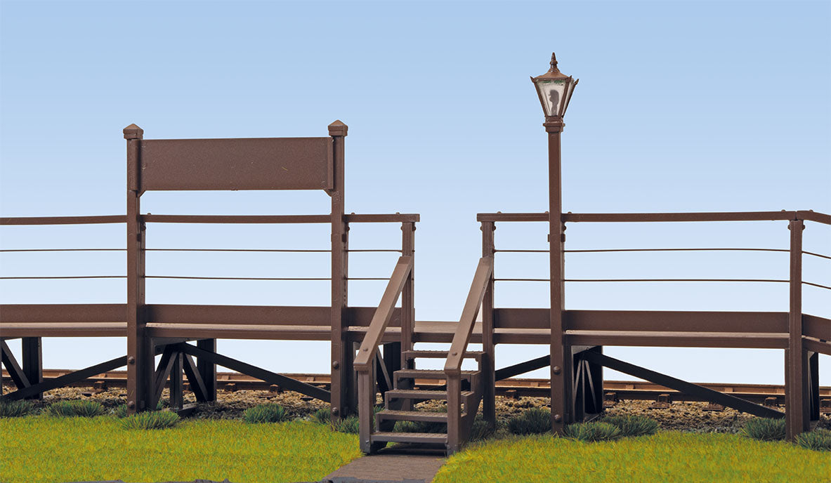 LK708 - PECO Lineside - O - Wooden Platform Halt