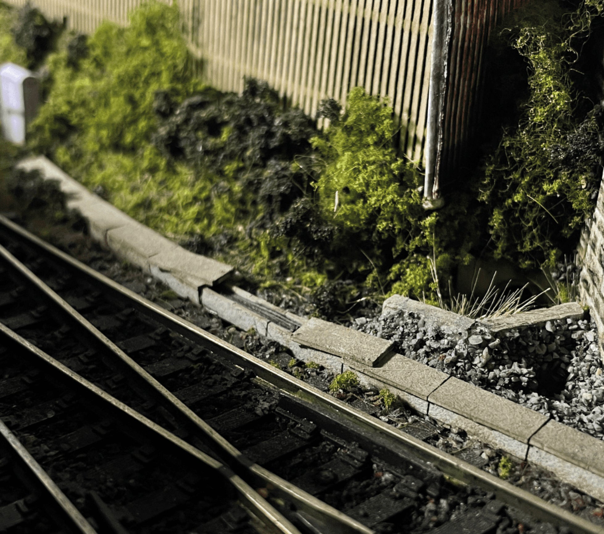 LK035 - Scale Model Scenery - OO/HO - Concrete Lineside Trunking