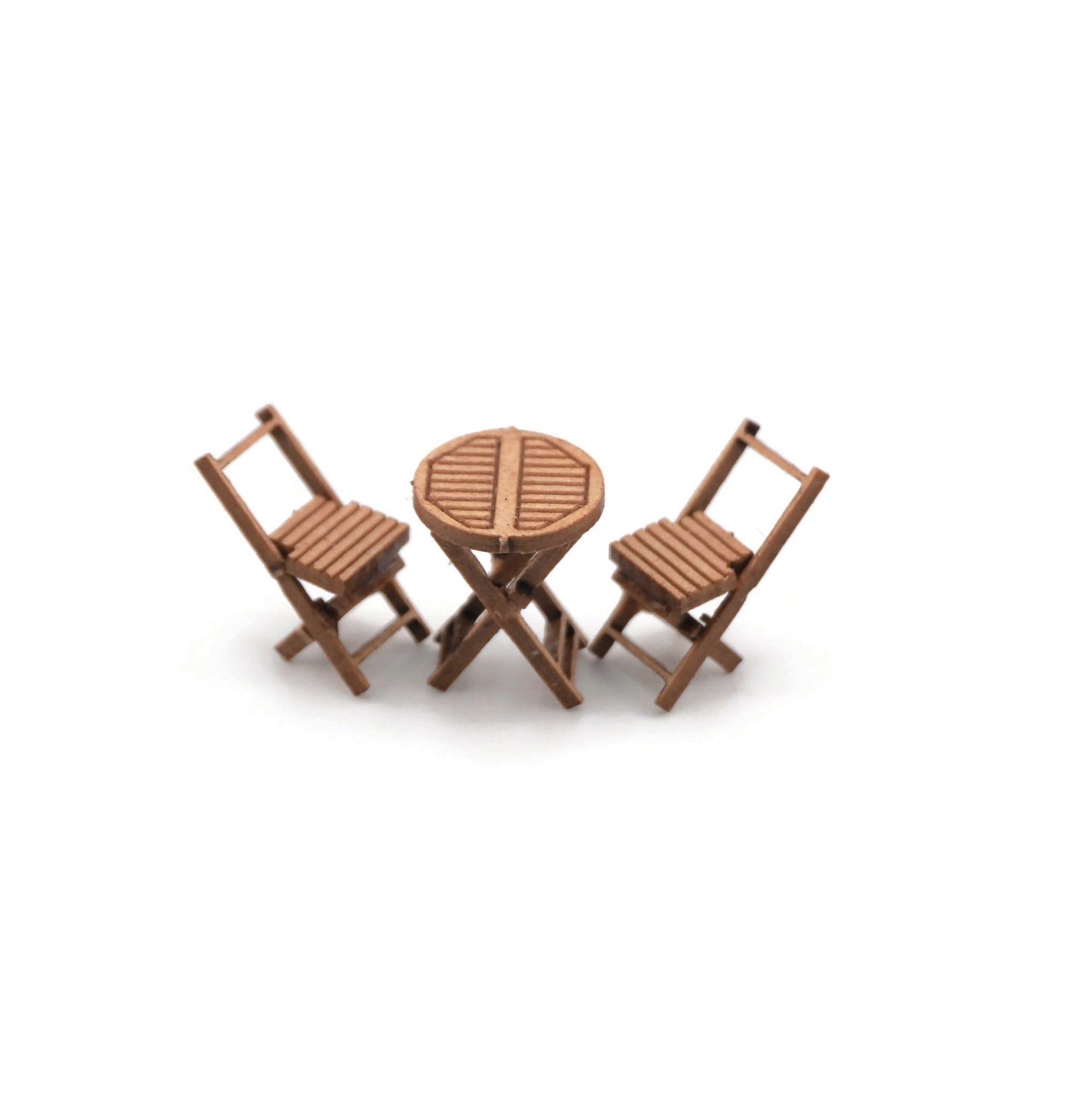LX566 - Scale Model Scenery - OO/HO - Wooden Bistro Tables & Chairs