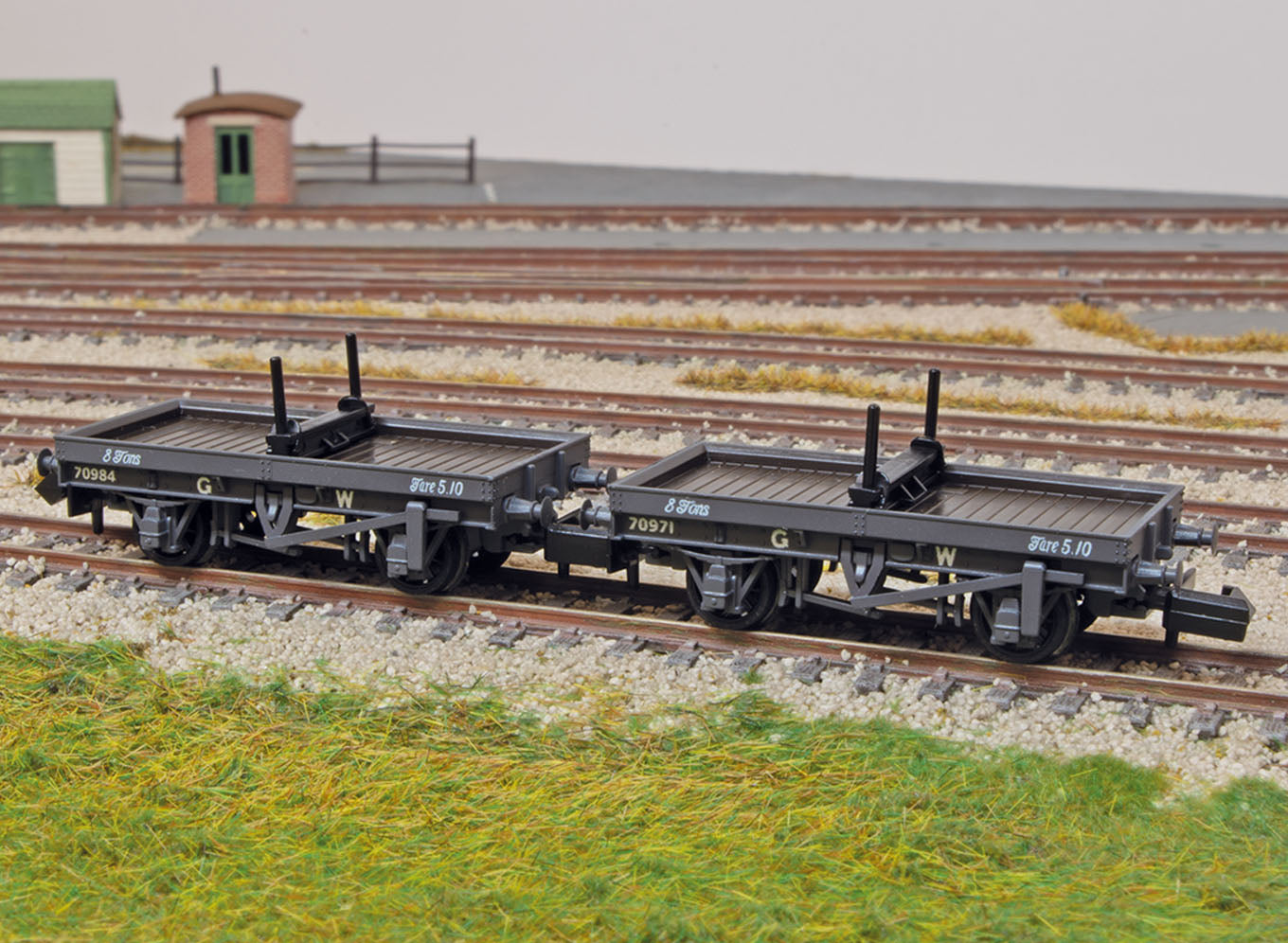 NR1150W - PECO - 4wheel Bolster Wagon Twin Pack, GWR Dark Grey