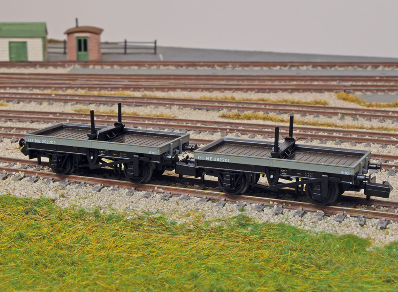 NR1151E - PECO - N - 4w Bolster Wagon Twin Pack, NE Grey
