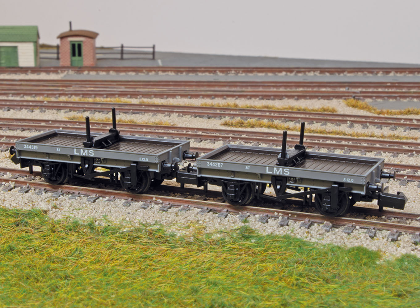 NR1153M - PECO - 4w Bolster Wagon Twin Pack, LMS Grey