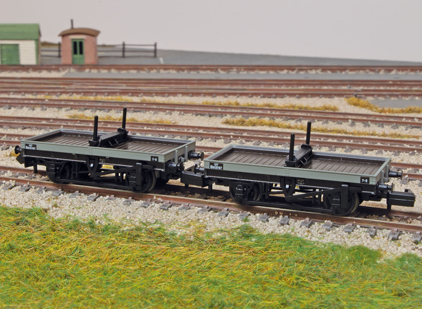 NR1154B - PECO - 4w Bolster Wagon Twin Pack, BR Grey