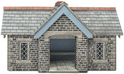 PN916 Little Cardleywick Station Shelter