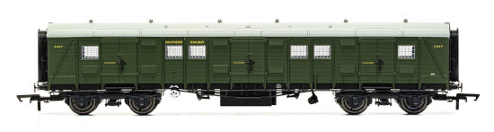 SPECIAL OFFER Hornby R60090 SR, Luggage Van, 2467