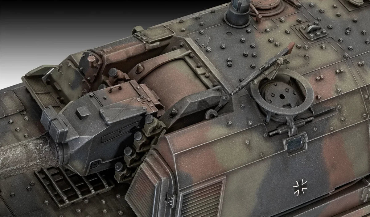 RL03279 - Revell - German Panzerhaubitze 2000 (Self-propelles Howitzer) - 1:35 Scale
