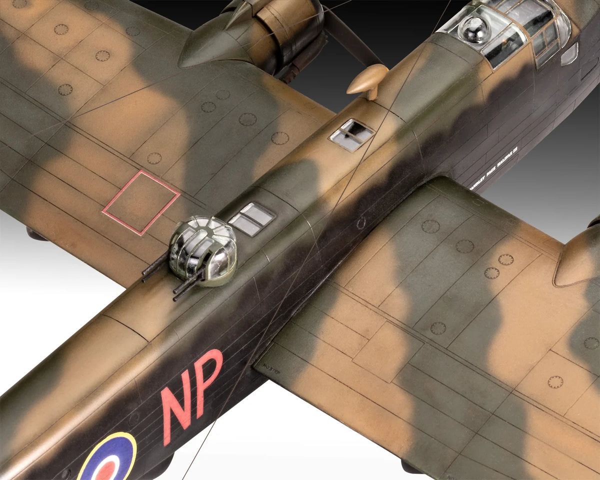 RL03756 - Revell - British Handley Page Halifax B Mk.III (1:72 Scale)