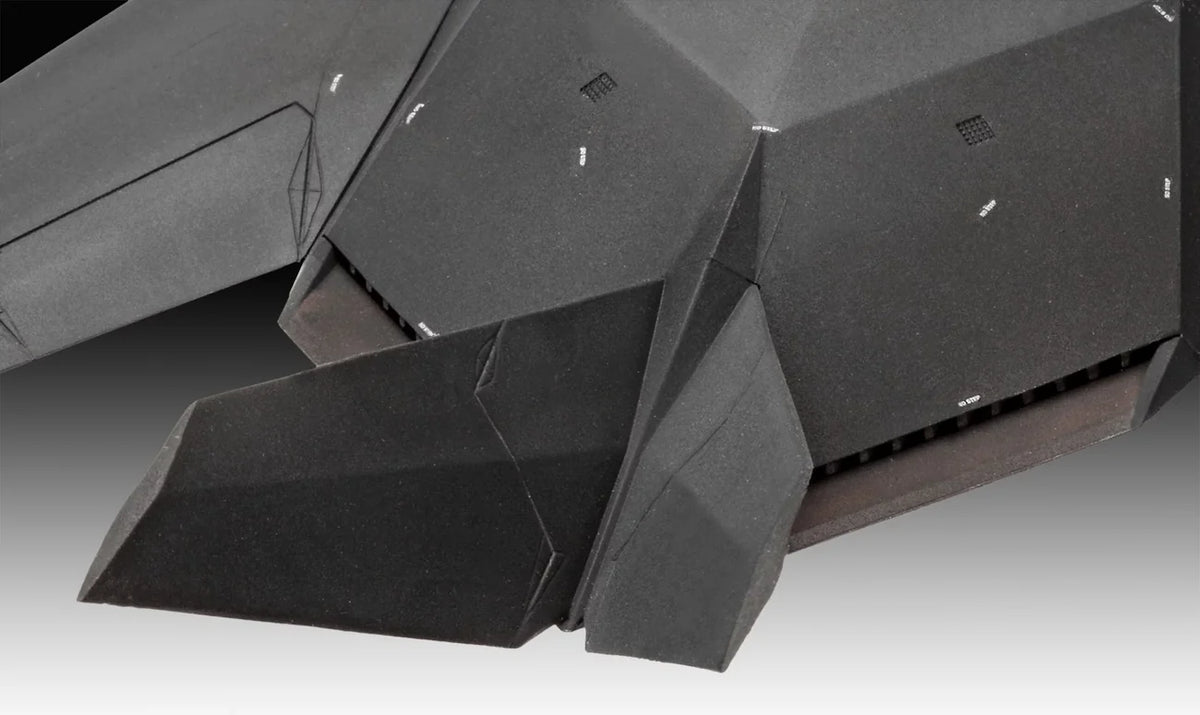 RL03899 - Revell - US F-117A Nighthawk (1:72 Scale)
