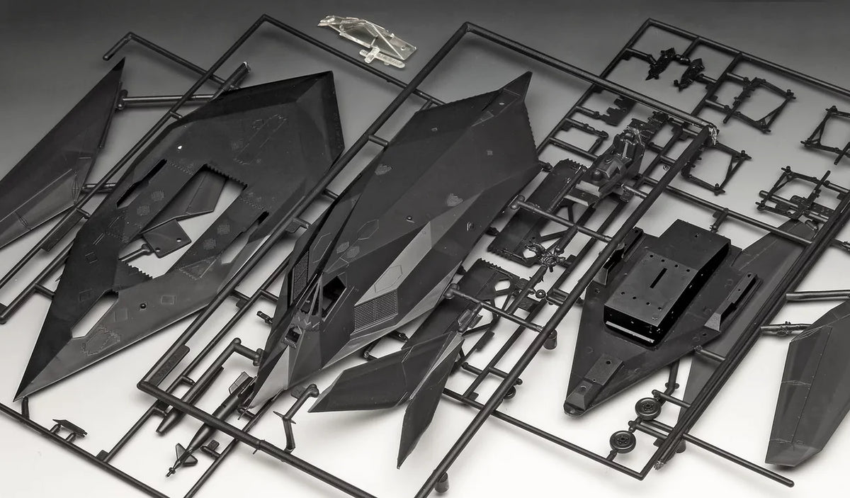 RL03899 - Revell - US F-117A Nighthawk (1:72 Scale)