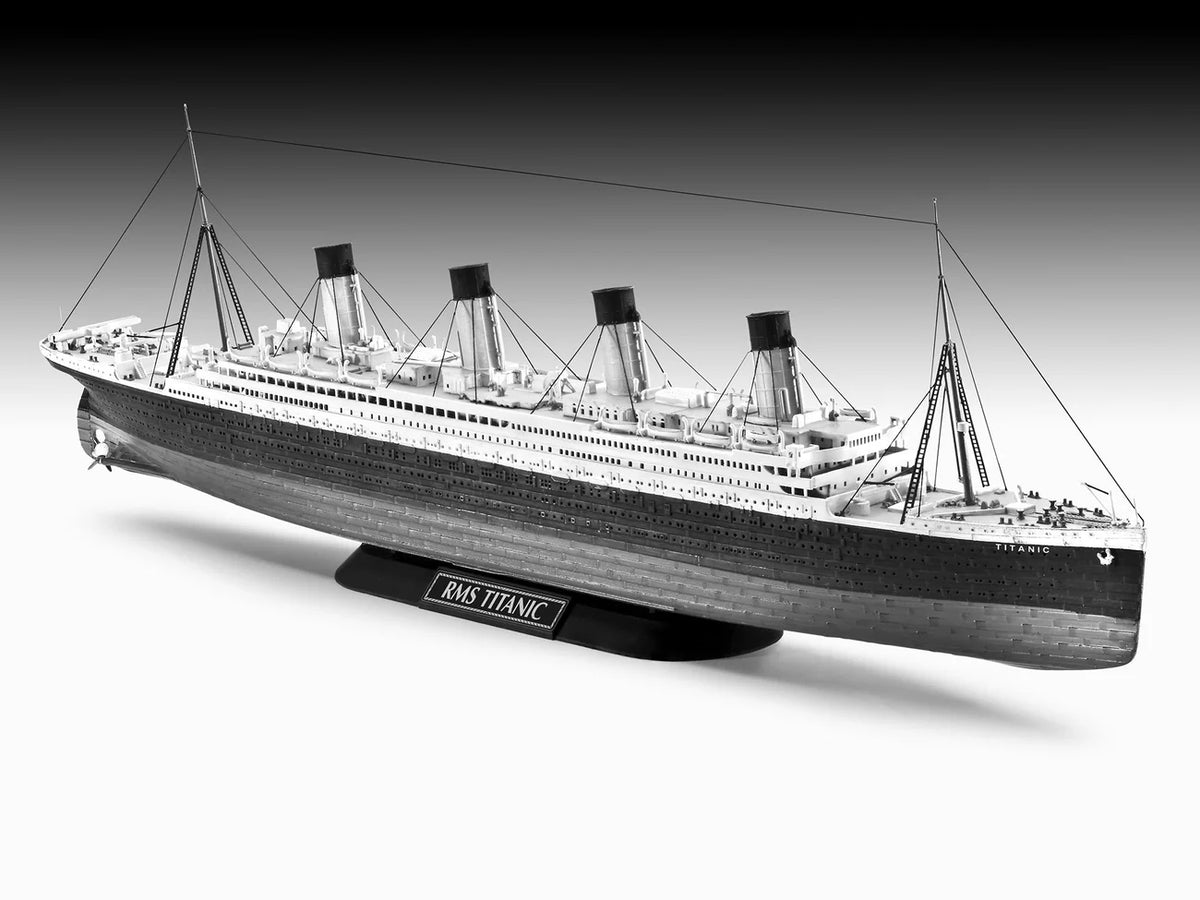 RL05210 - Revell - RMS Titanic (1:700 Scale)