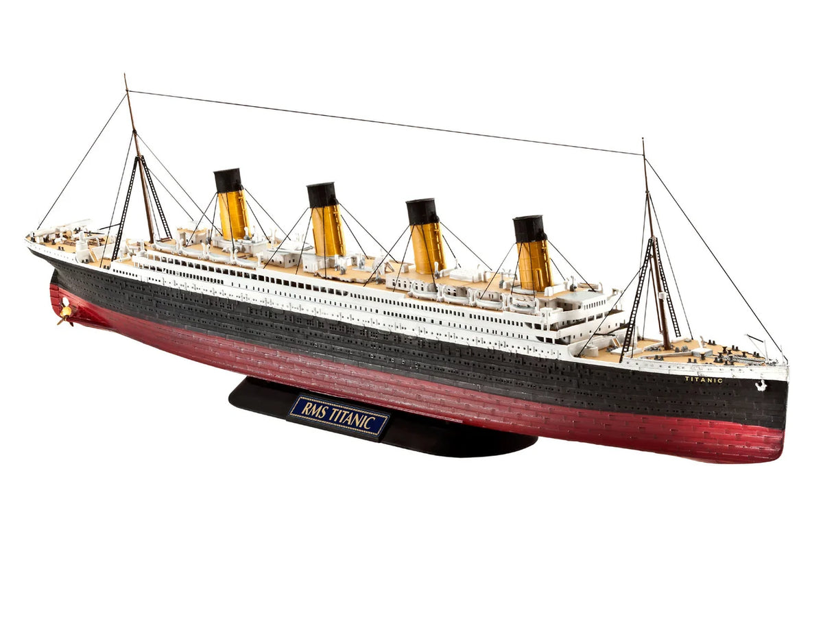 RL05210 - Revell - RMS Titanic (1:700 Scale)