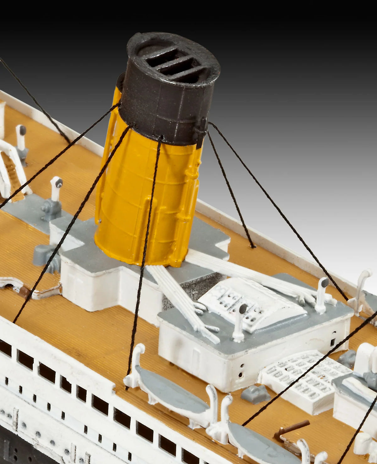 RL05210 - Revell - RMS Titanic (1:700 Scale)