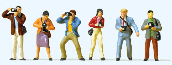Preiser 10089 'Photographers' HO Gauge