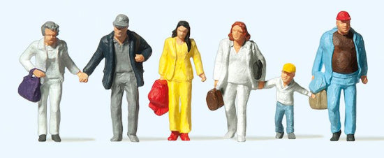 Preiser 14042 Walking Passers By (6) HO Gauge