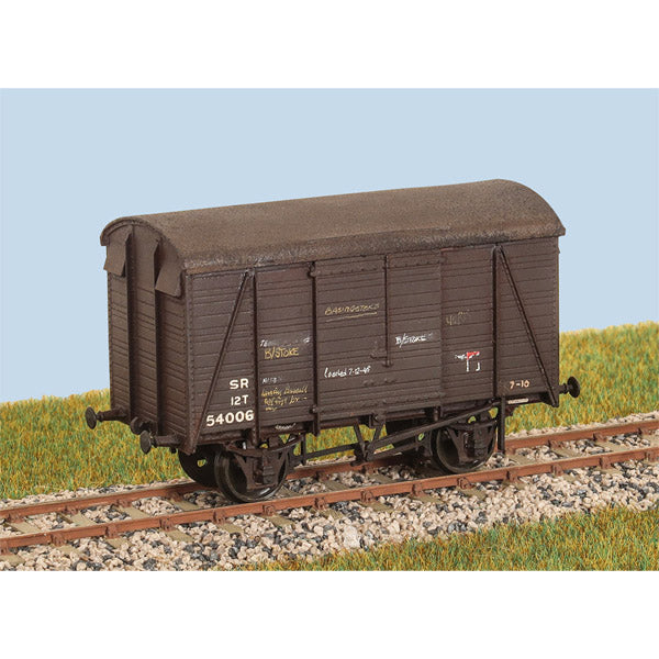 PC591 - SR 12 ton Uneven-planked Ventilated Box Van