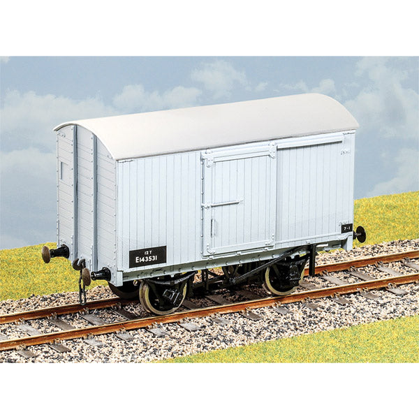 PS04 - LNER 12 Ton Goods Van